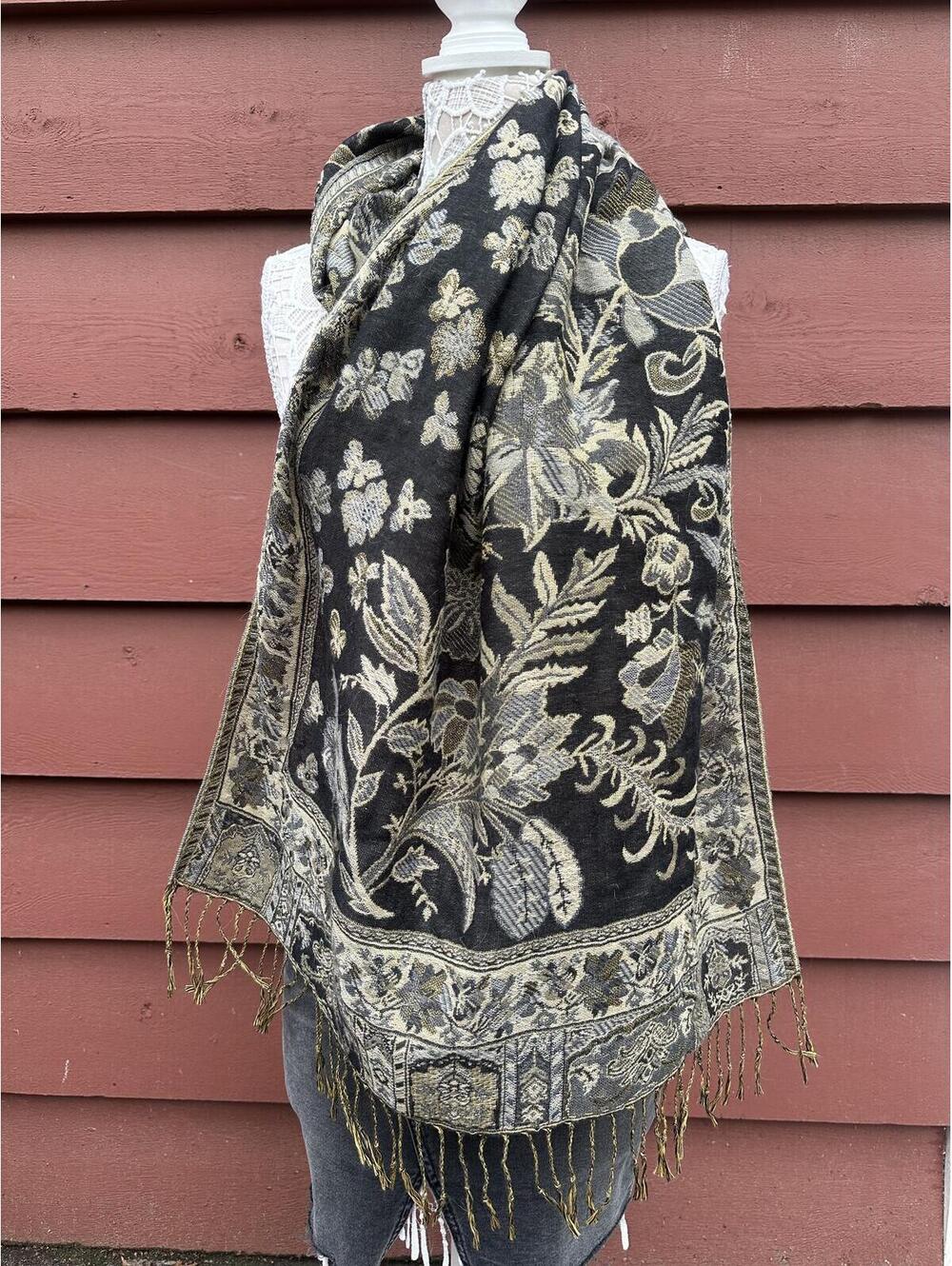 Vintage‎ Inspired Floral Jacquard Scarf